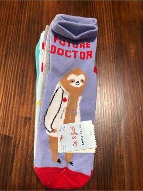 Brand new with tags-Future Doctor Sloth Ankle Socks - Lavender & Red size L 3-10